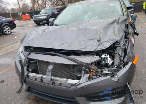 2018 Honda Civic Lx z USA, uszkodzony, nr VIN 19XFC2F5XJE044158